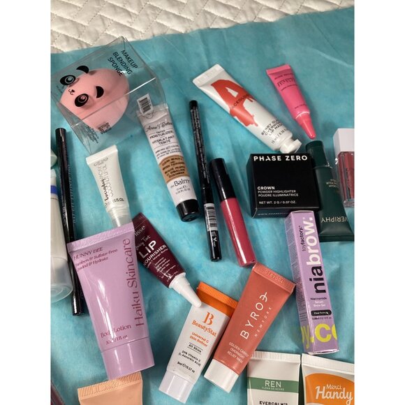 Luxury Skincare & Makeup Beauty Bundle With Multiple Brands & Products Cosmetics - Picture 5 of 5